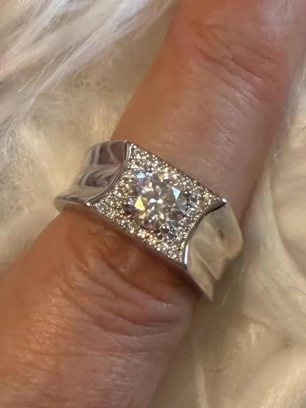 S925 Sterling Silver Moissanite 1.0 ct  Mens Wide Band Statement Ring Size 8 NWT